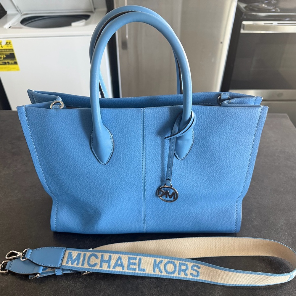 Michael Kors Sky Blue Handbag with Strap - Picture 2 of 4